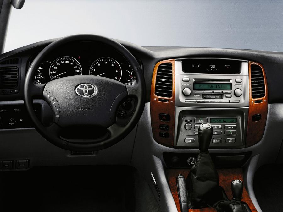  Toyota Land Cruiser 100 VX 2005 года  (фото 10 из 15)